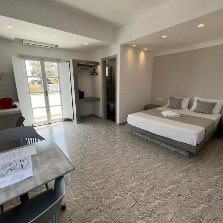 White Lily Suites & Lofts - Adults Only 16 Plus Perivolos  Esterno foto