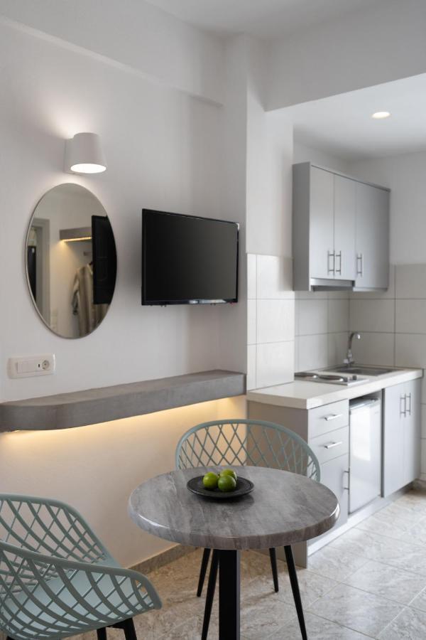 White Lily Suites & Lofts - Adults Only 16 Plus Perivolos  Esterno foto