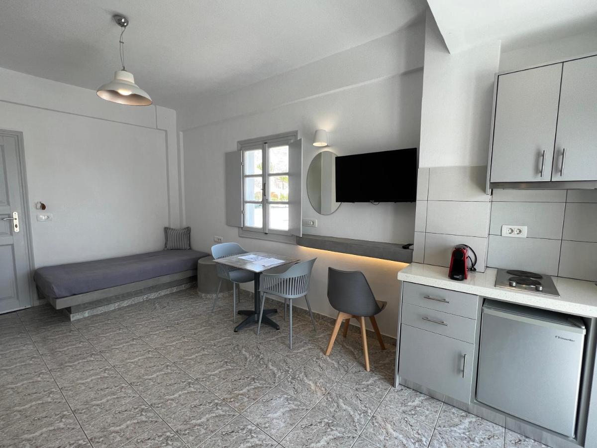 White Lily Suites & Lofts - Adults Only 16 Plus Perivolos  Esterno foto