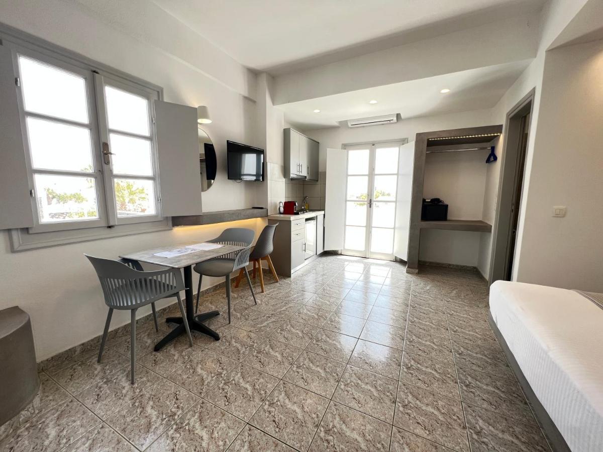 White Lily Suites & Lofts - Adults Only 16 Plus Perivolos  Esterno foto