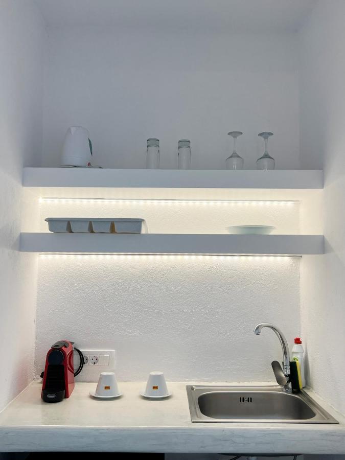 White Lily Suites & Lofts - Adults Only 16 Plus Perivolos  Esterno foto