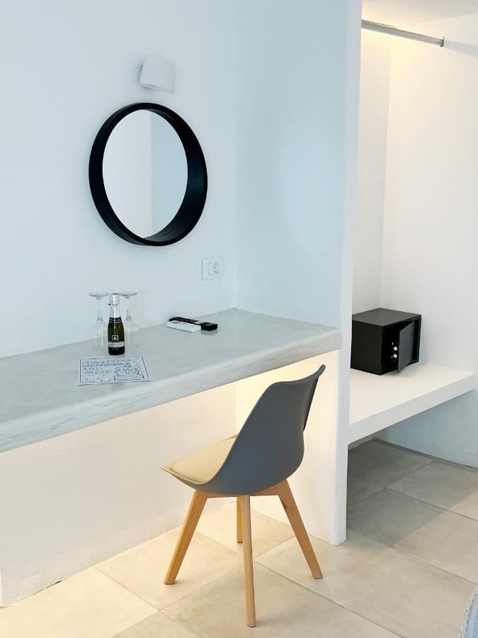 White Lily Suites & Lofts - Adults Only 16 Plus Perivolos  Esterno foto