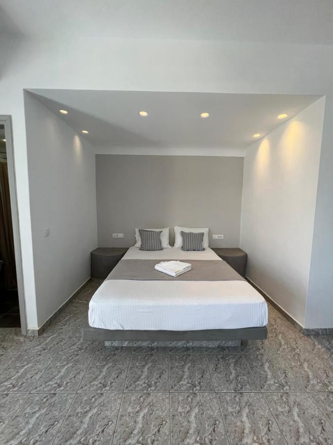 White Lily Suites & Lofts - Adults Only 16 Plus Perivolos  Esterno foto