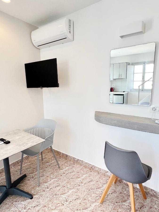 White Lily Suites & Lofts - Adults Only 16 Plus Perivolos  Esterno foto