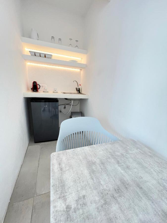 White Lily Suites & Lofts - Adults Only 16 Plus Perivolos  Esterno foto
