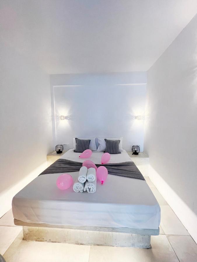 White Lily Suites & Lofts - Adults Only 16 Plus Perivolos  Esterno foto
