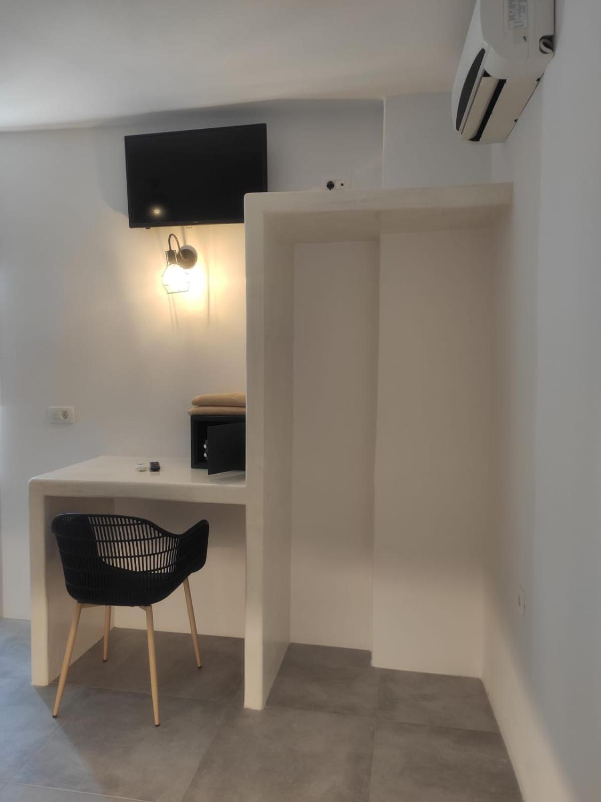 White Lily Suites & Lofts - Adults Only 16 Plus Perivolos  Esterno foto