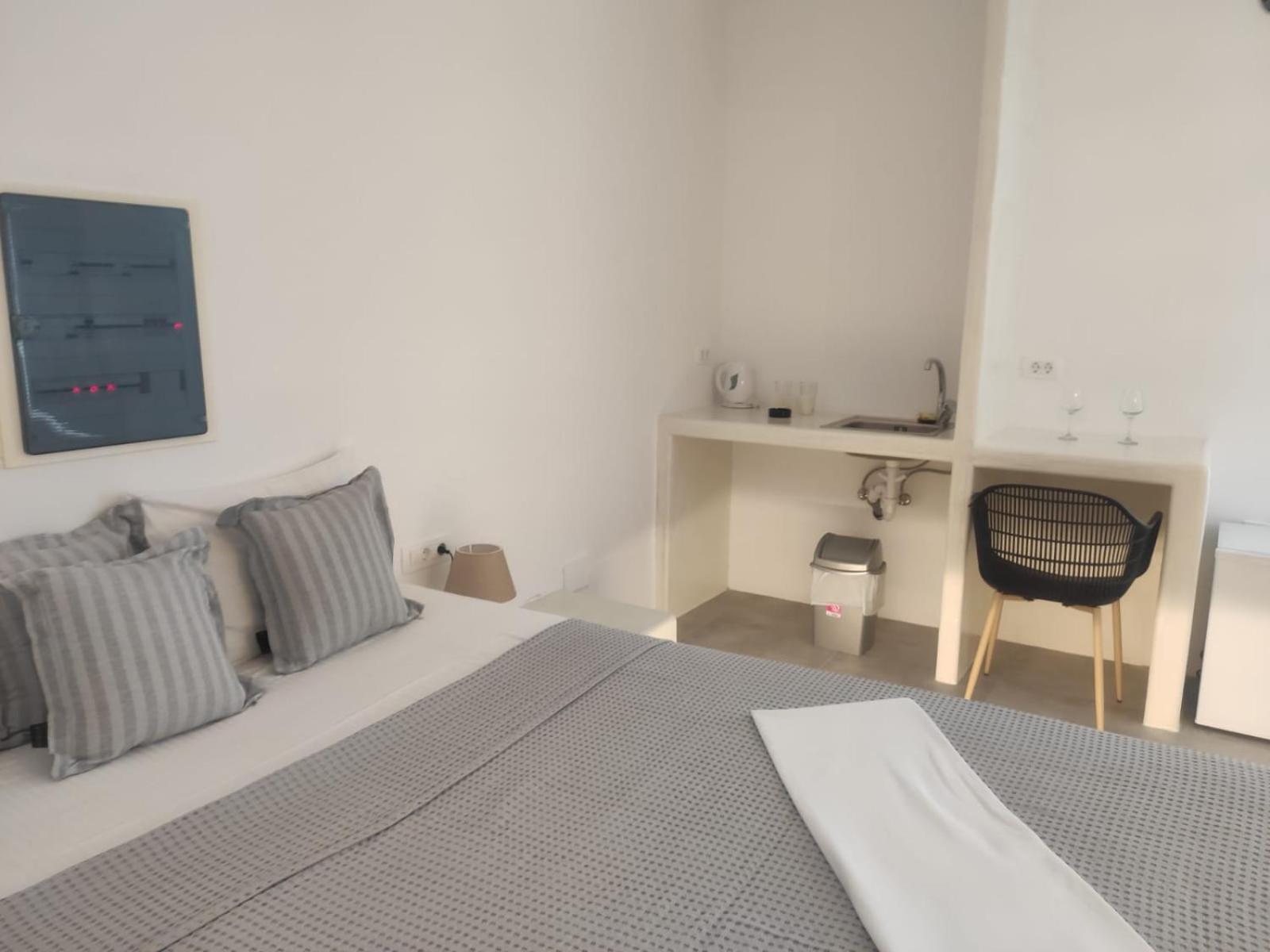 White Lily Suites & Lofts - Adults Only 16 Plus Perivolos  Esterno foto